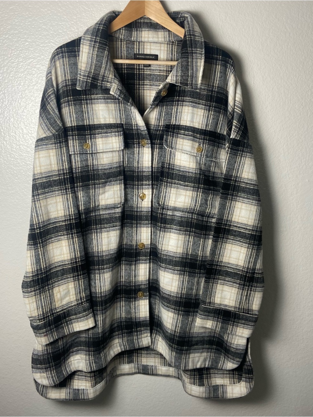 Banana Republic women’s Black, White & Cream Plaid Button-Down Shirt
